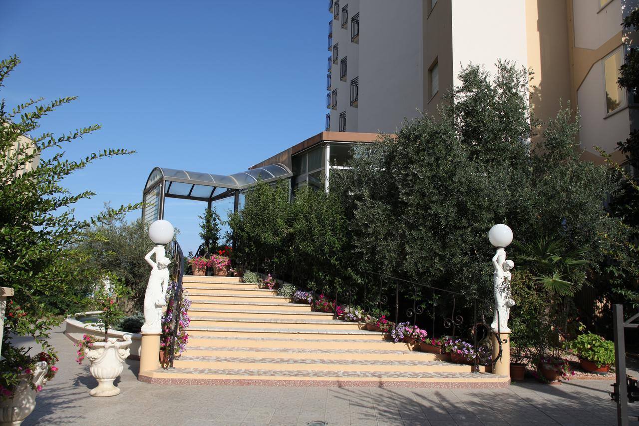 Hotel Plaza Llido Degli Estensi Esterno foto