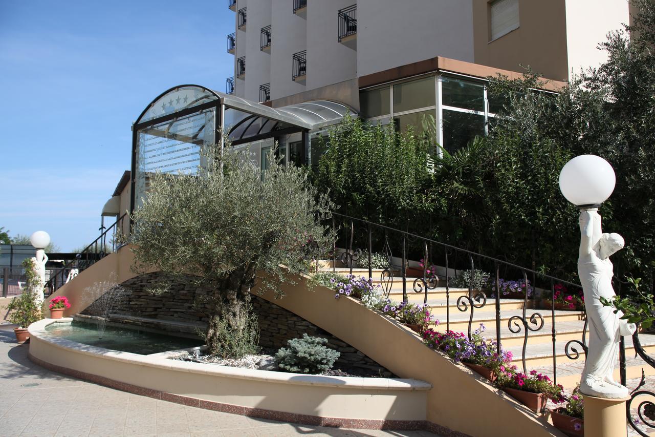 Hotel Plaza Llido Degli Estensi Esterno foto