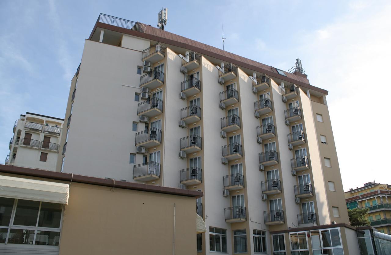Hotel Plaza Llido Degli Estensi Esterno foto