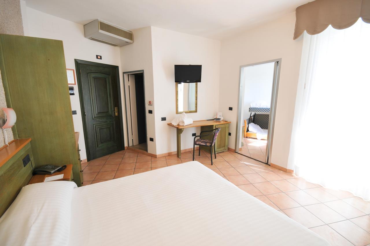 Hotel Plaza Llido Degli Estensi Esterno foto