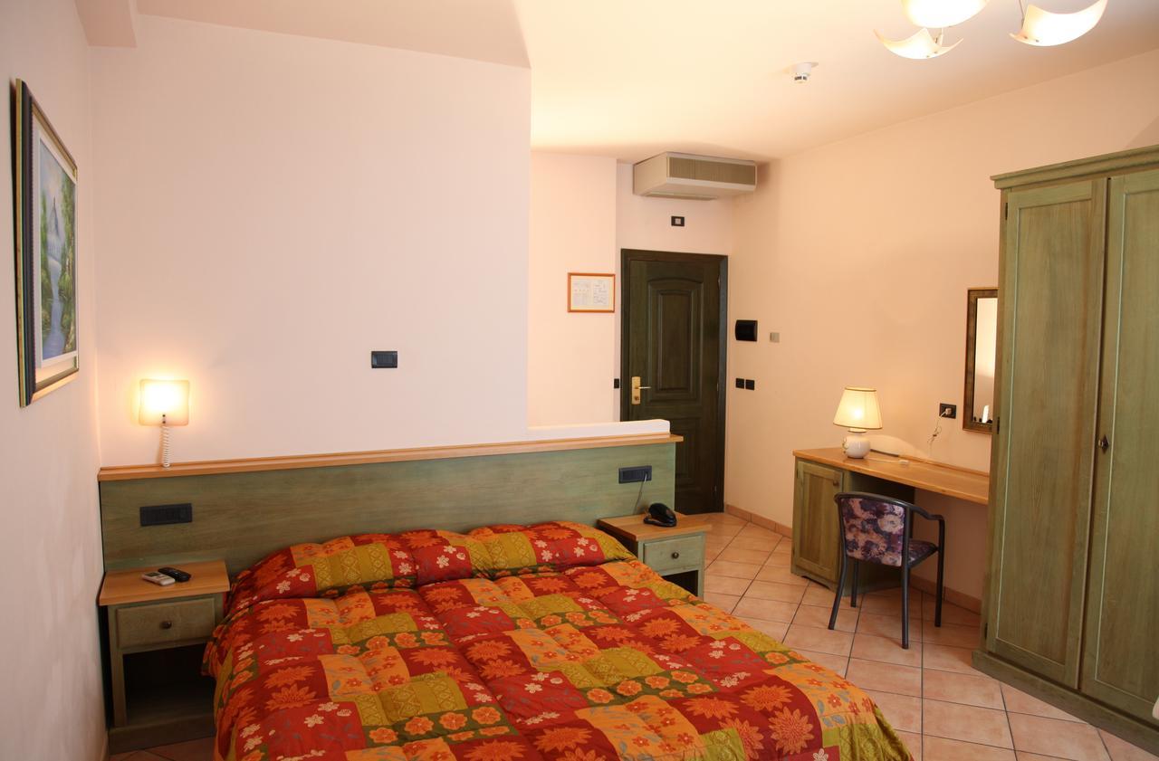 Hotel Plaza Llido Degli Estensi Esterno foto