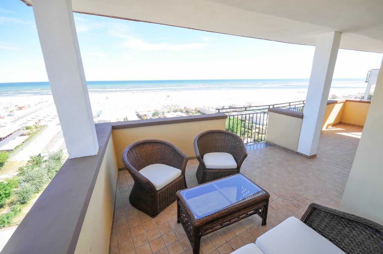 Hotel Plaza Llido Degli Estensi Esterno foto