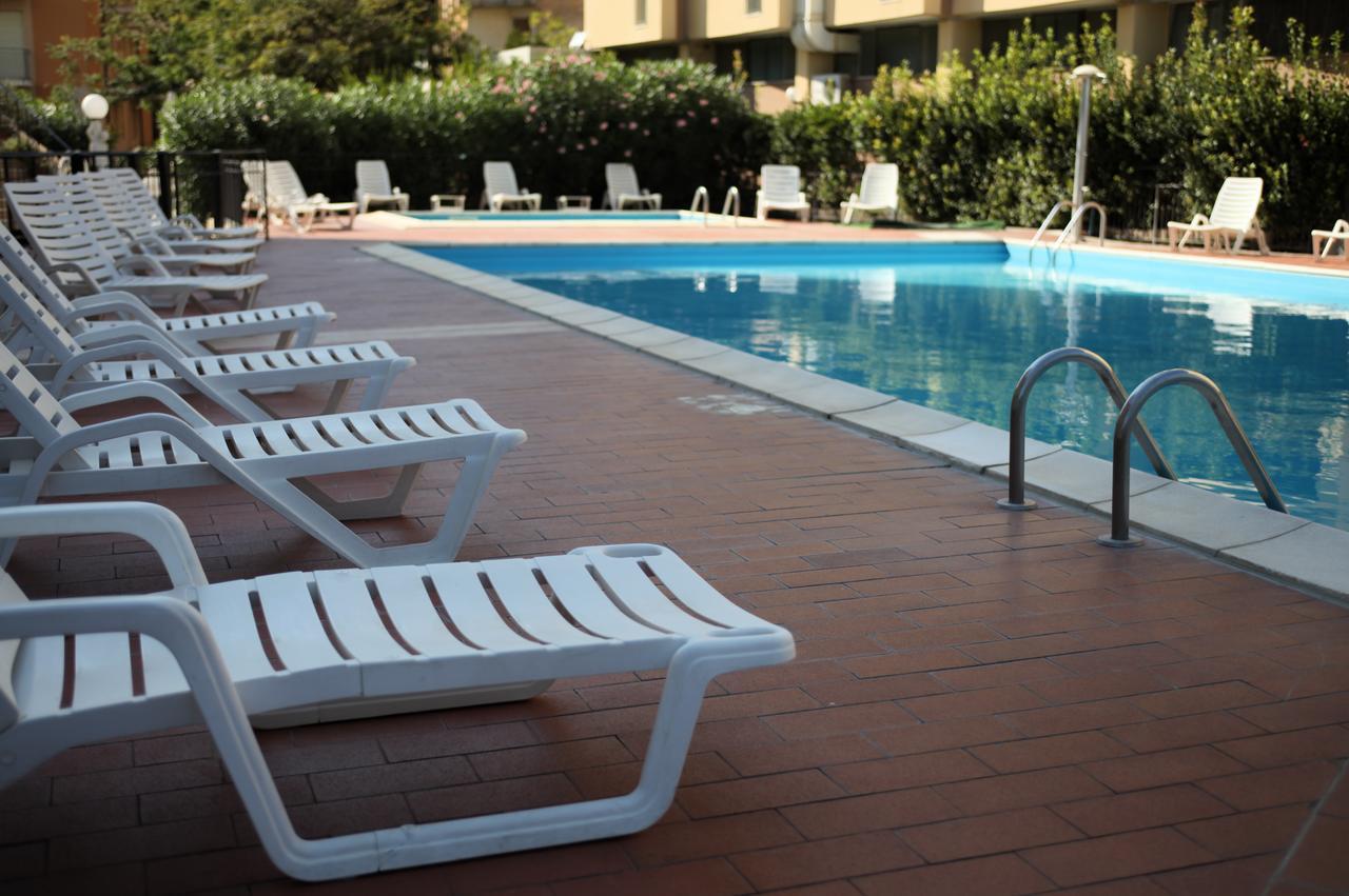 Hotel Plaza Llido Degli Estensi Esterno foto