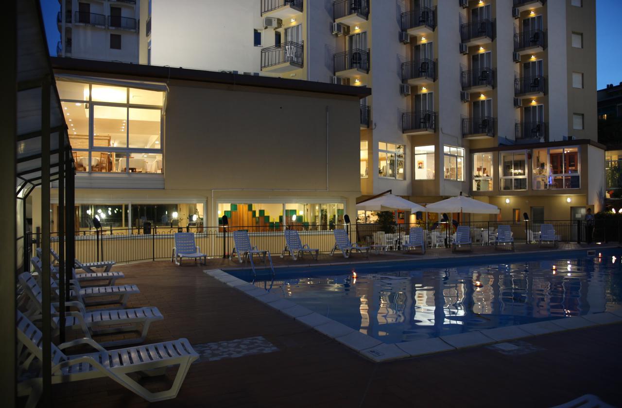 Hotel Plaza Llido Degli Estensi Esterno foto