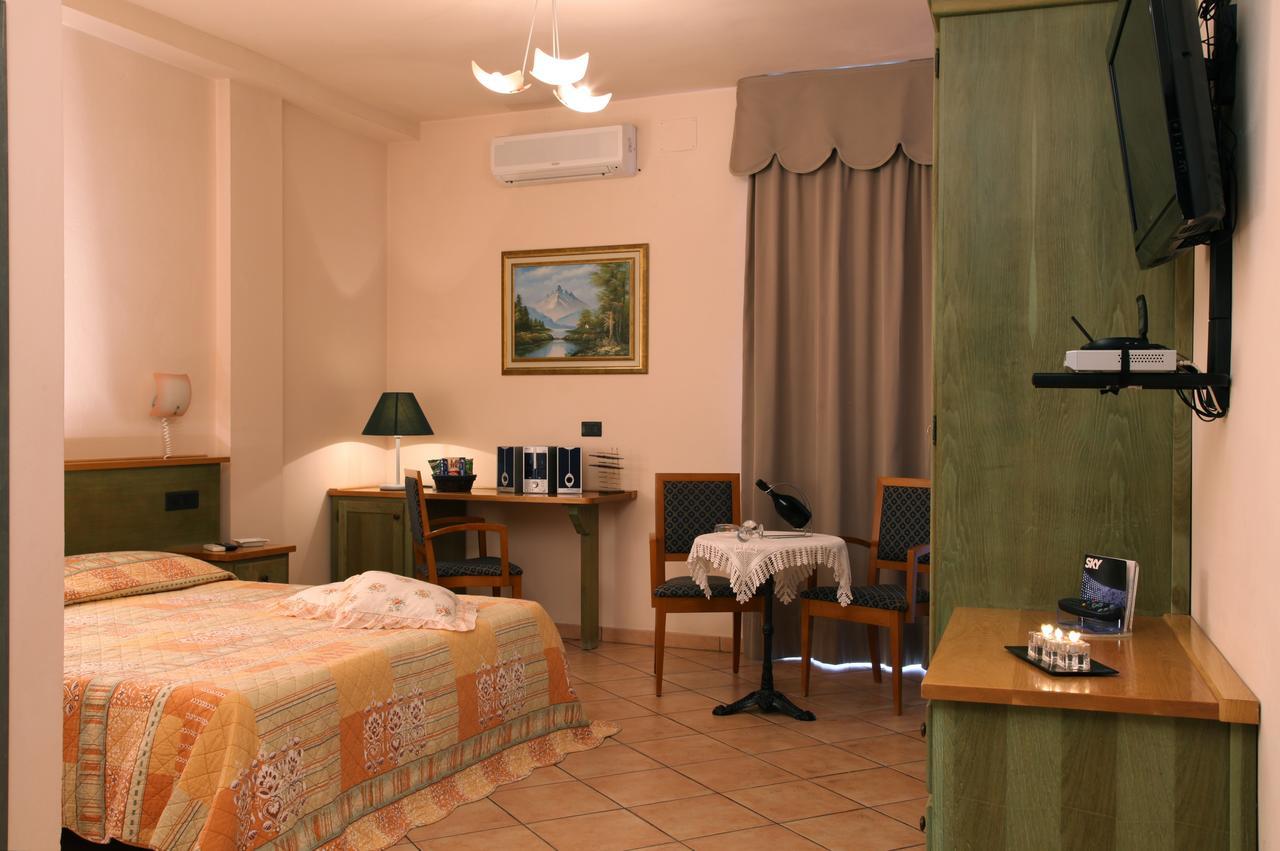 Hotel Plaza Llido Degli Estensi Esterno foto