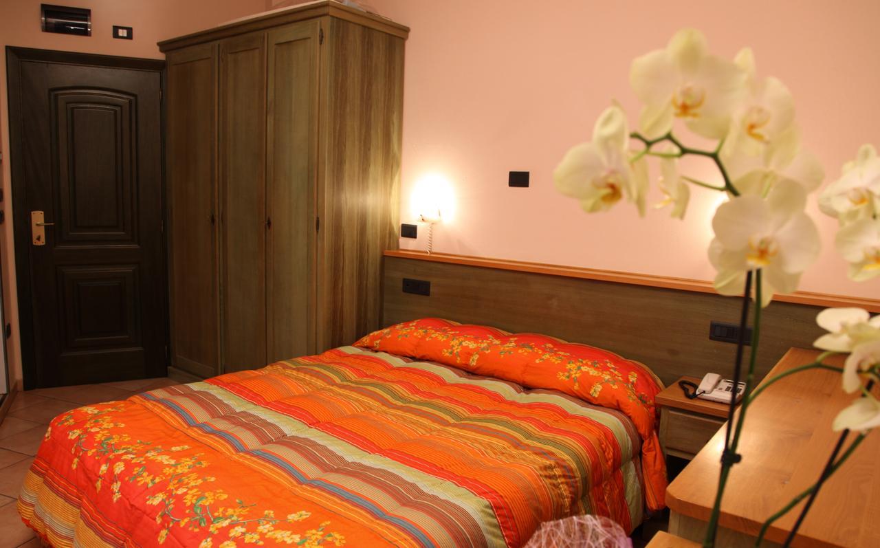 Hotel Plaza Llido Degli Estensi Esterno foto