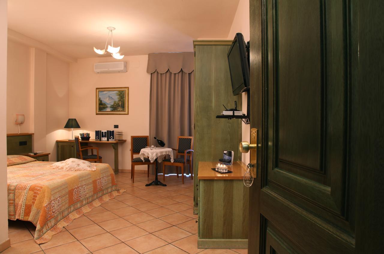 Hotel Plaza Llido Degli Estensi Esterno foto