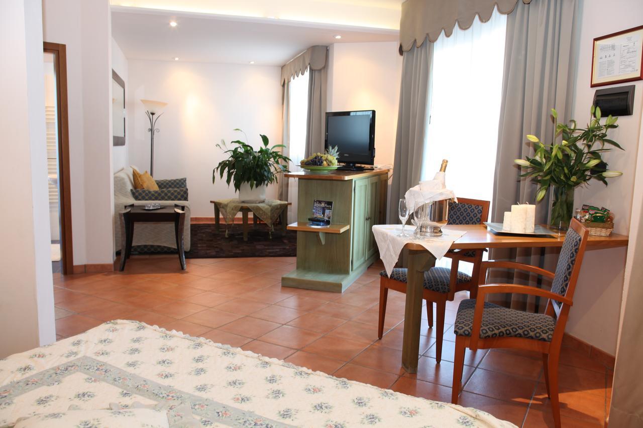 Hotel Plaza Llido Degli Estensi Esterno foto