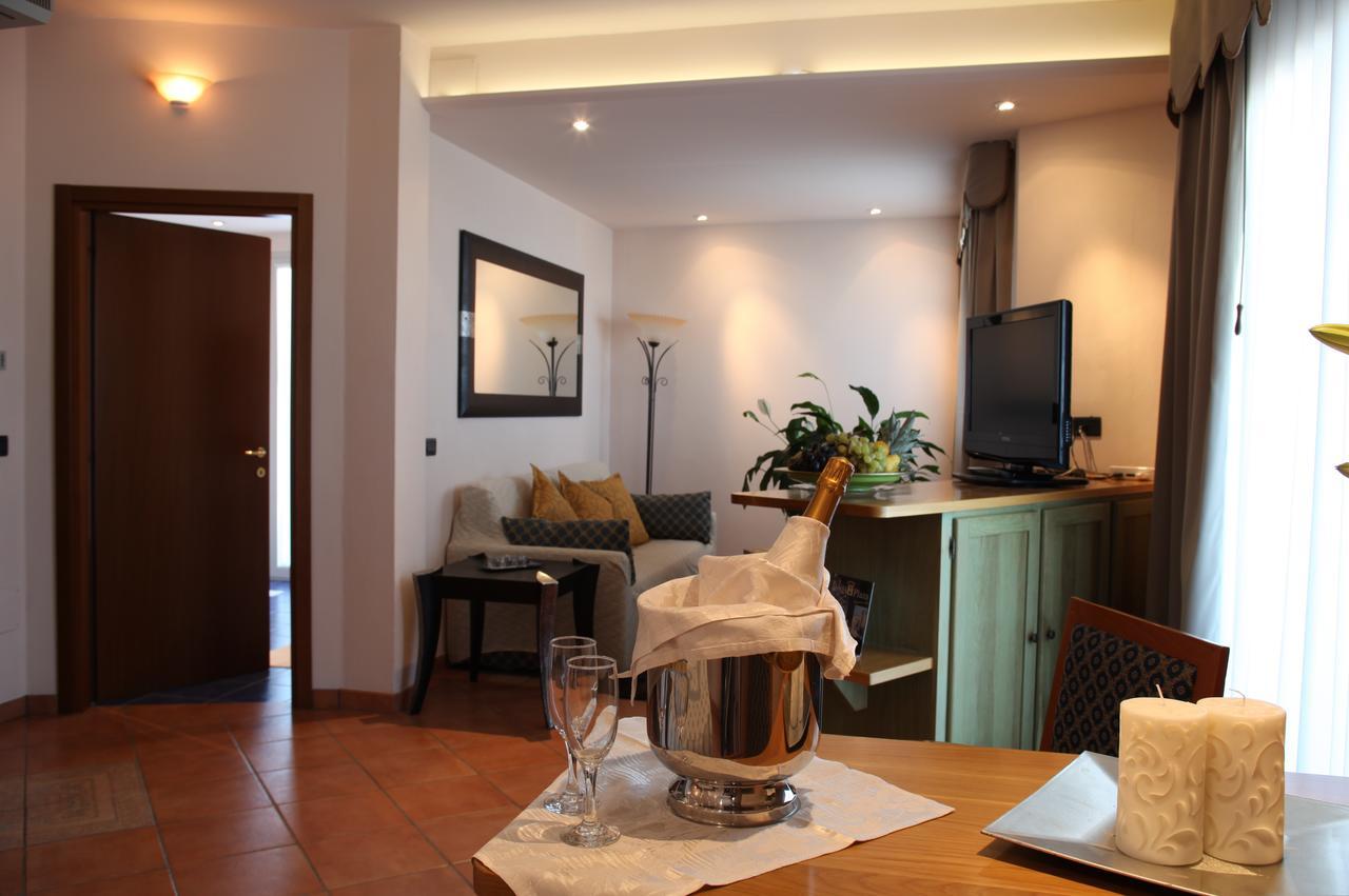 Hotel Plaza Llido Degli Estensi Esterno foto