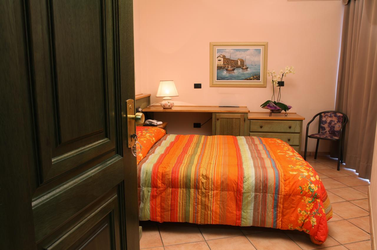 Hotel Plaza Llido Degli Estensi Esterno foto