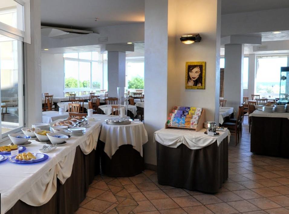 Hotel Plaza Llido Degli Estensi Esterno foto
